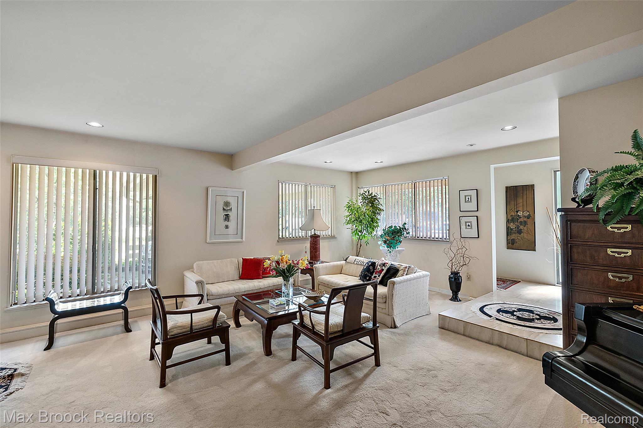 4848 Willow Lane