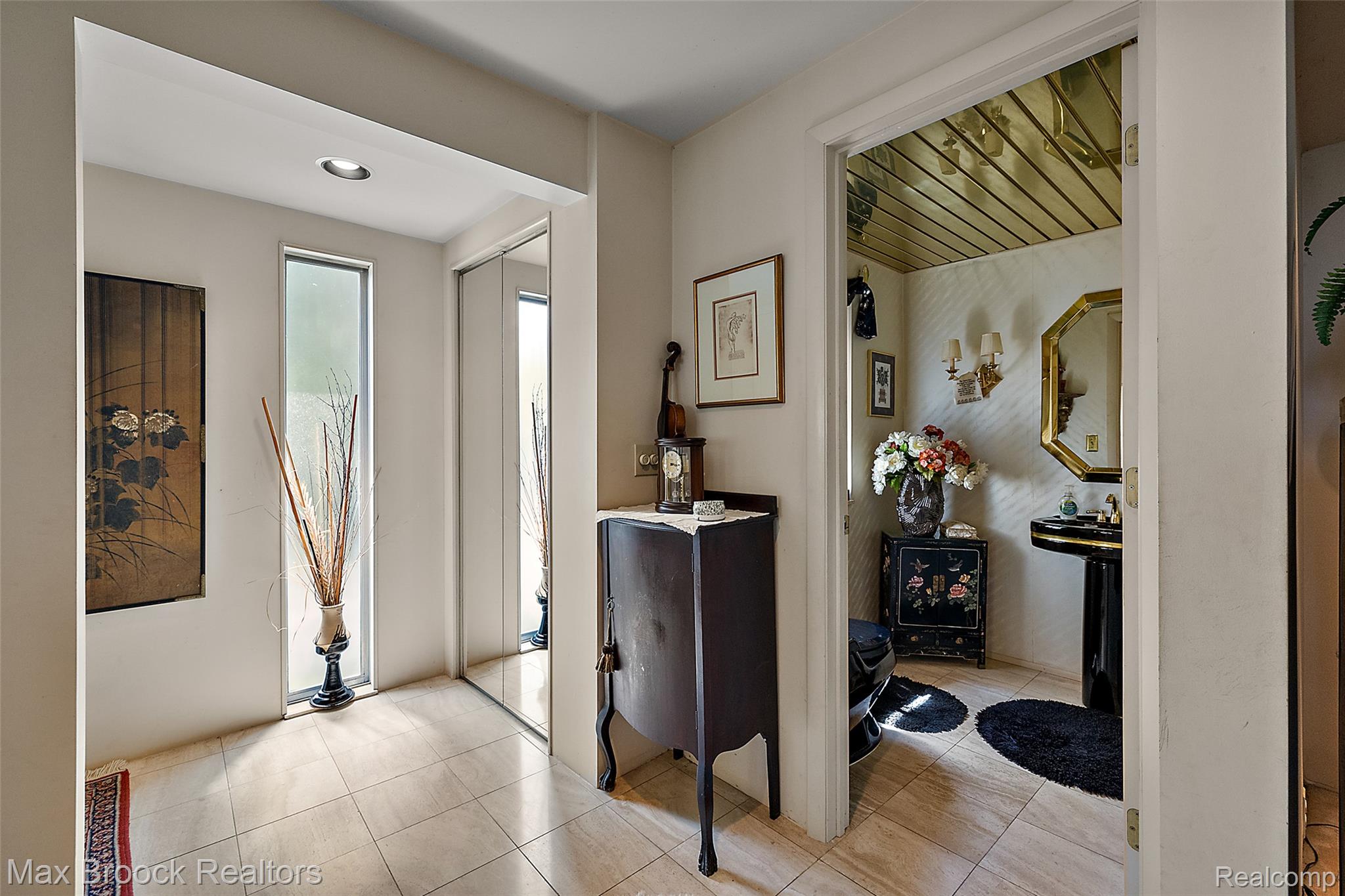 4848 Willow Lane