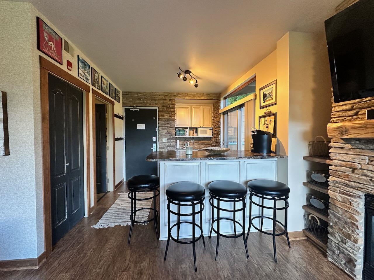 2400 Troon South