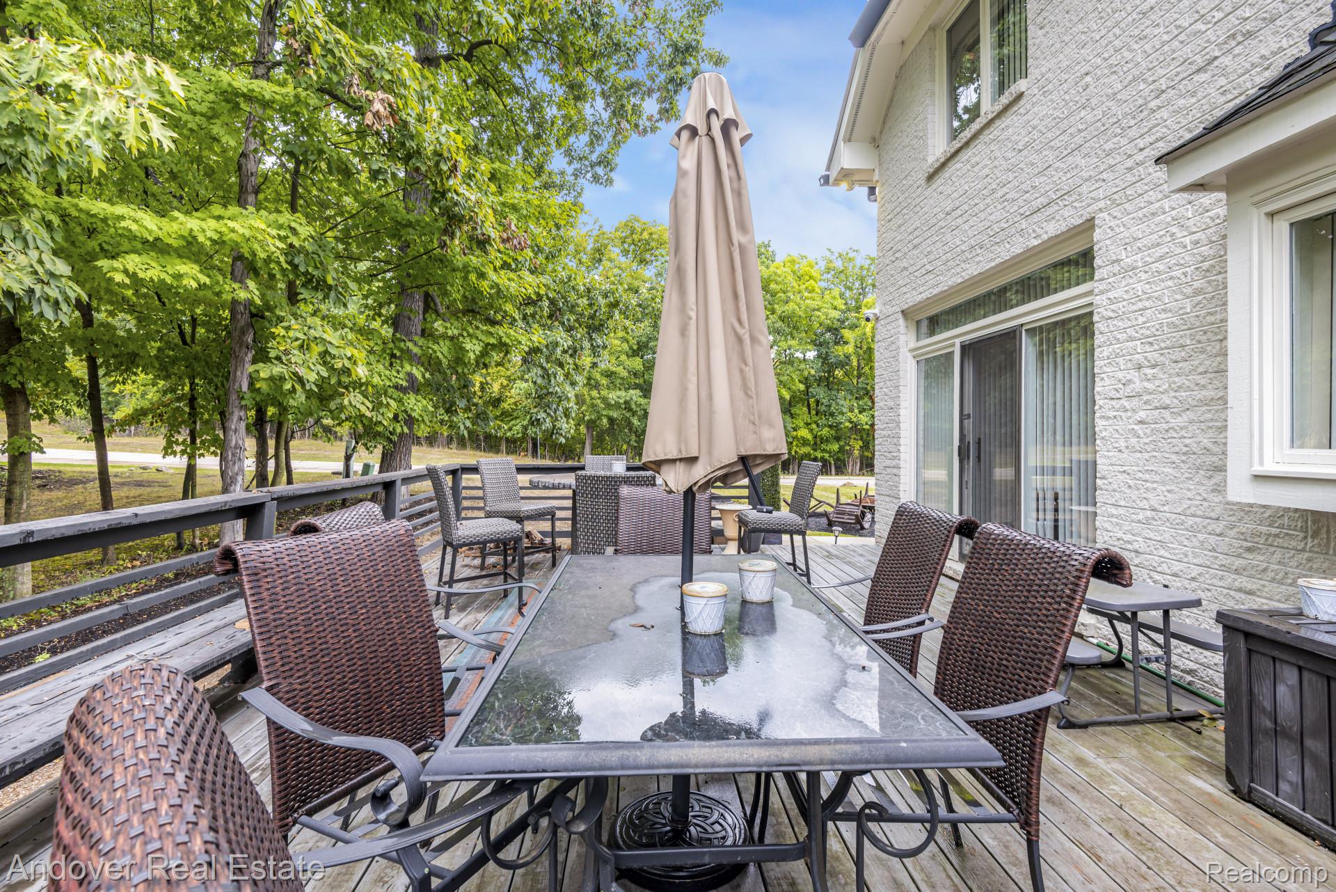6195 Oak Trail