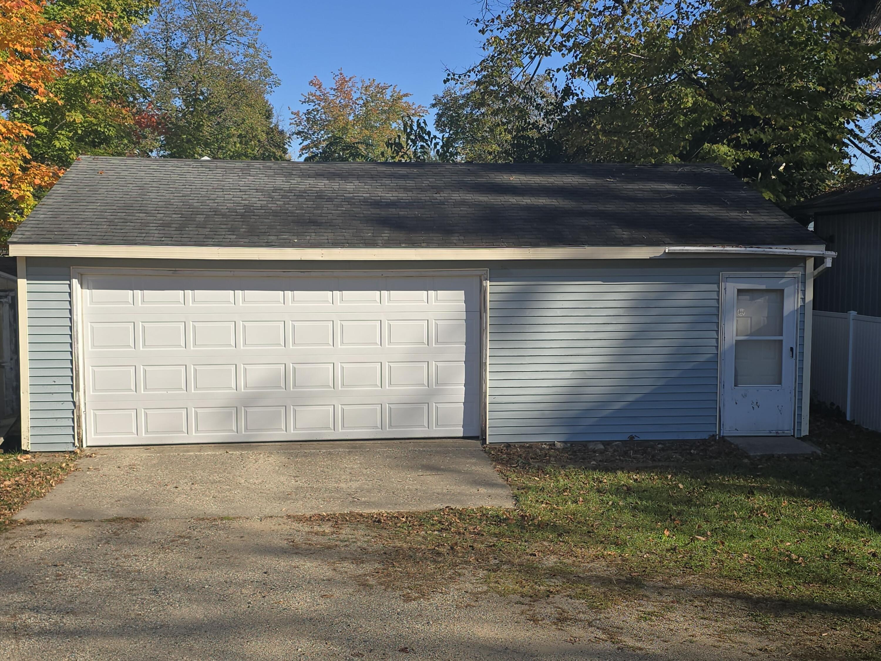243 E Morrell
