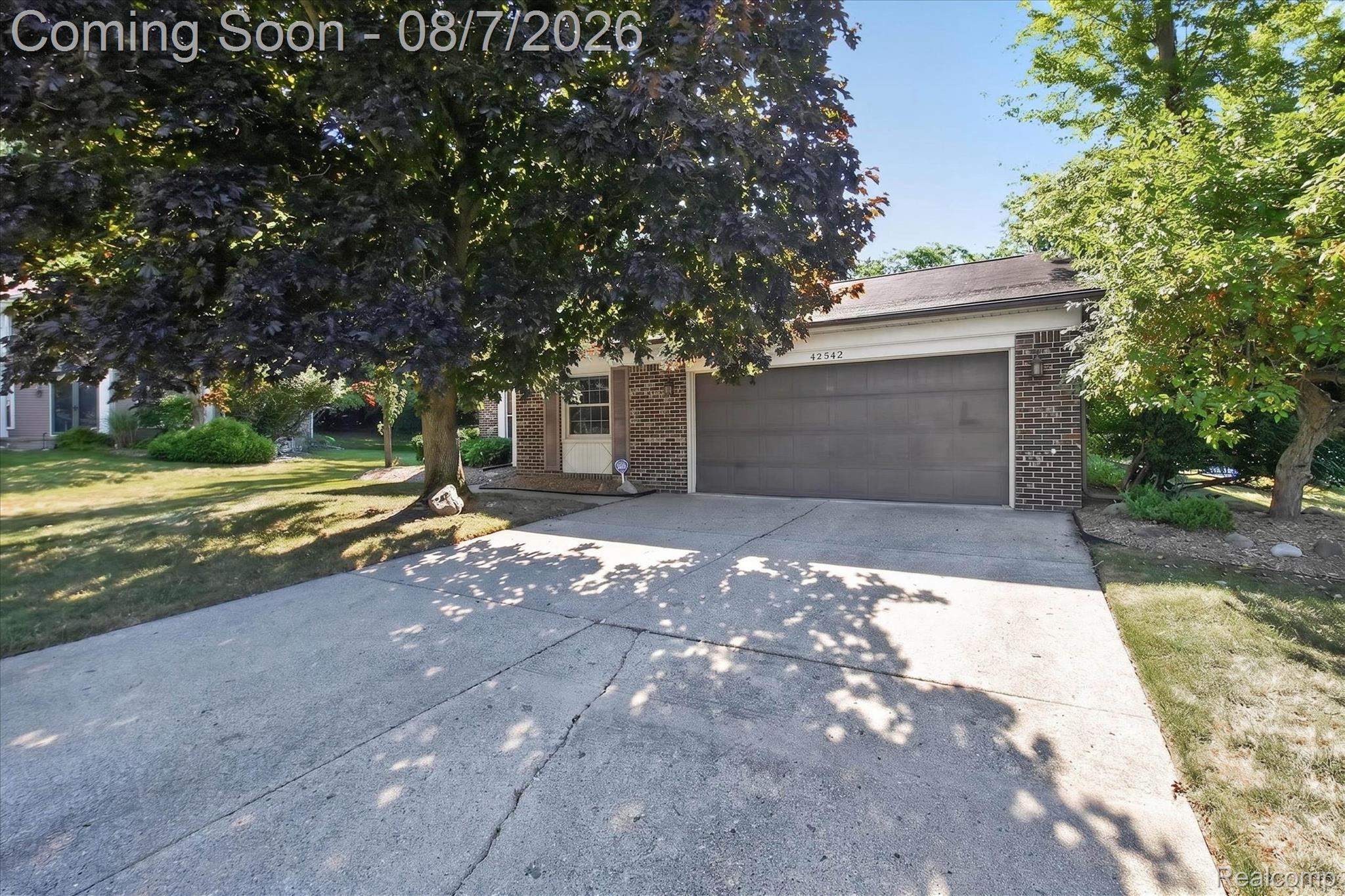 42542 Knollwood Court