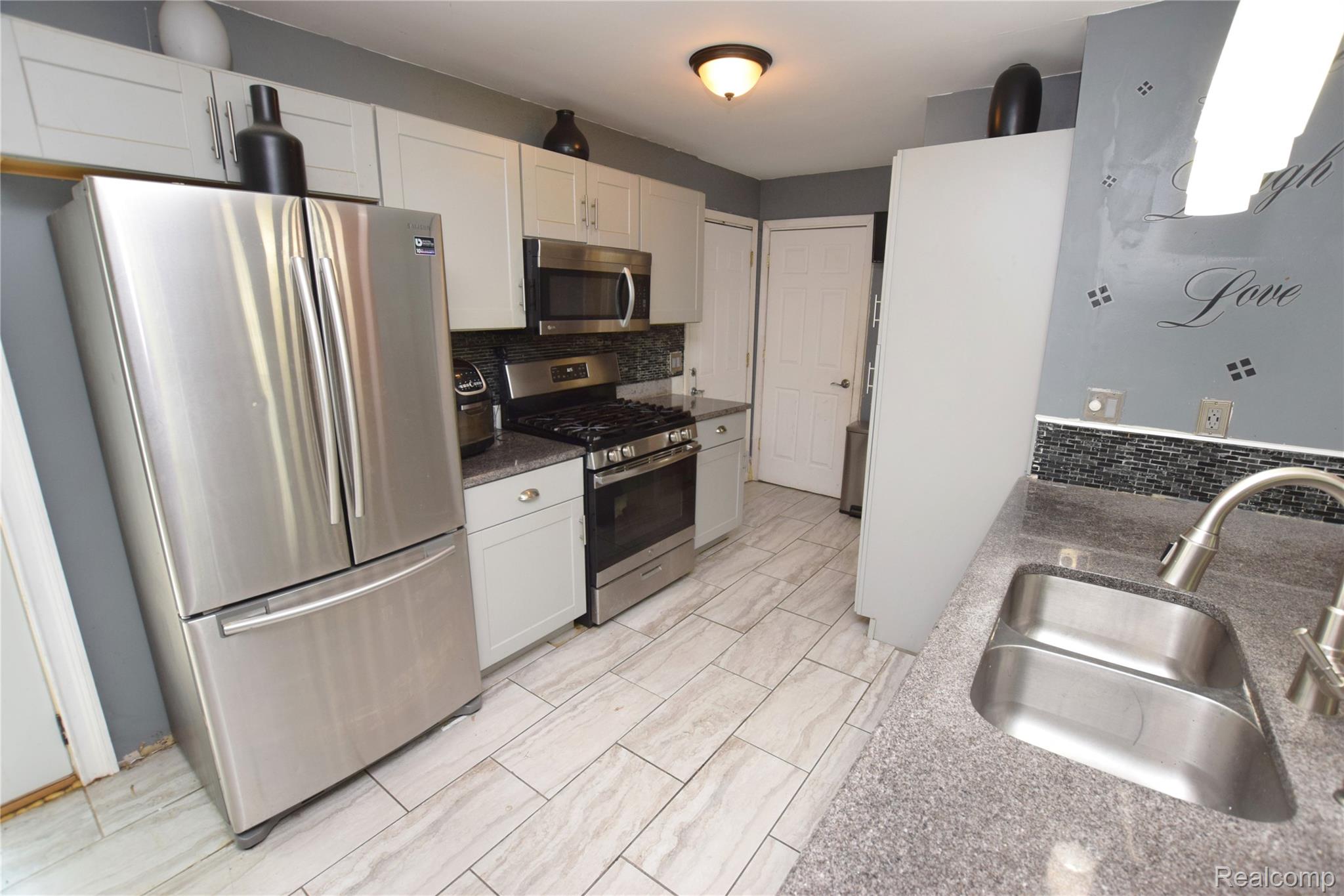 1207 Orange Blossom Drive