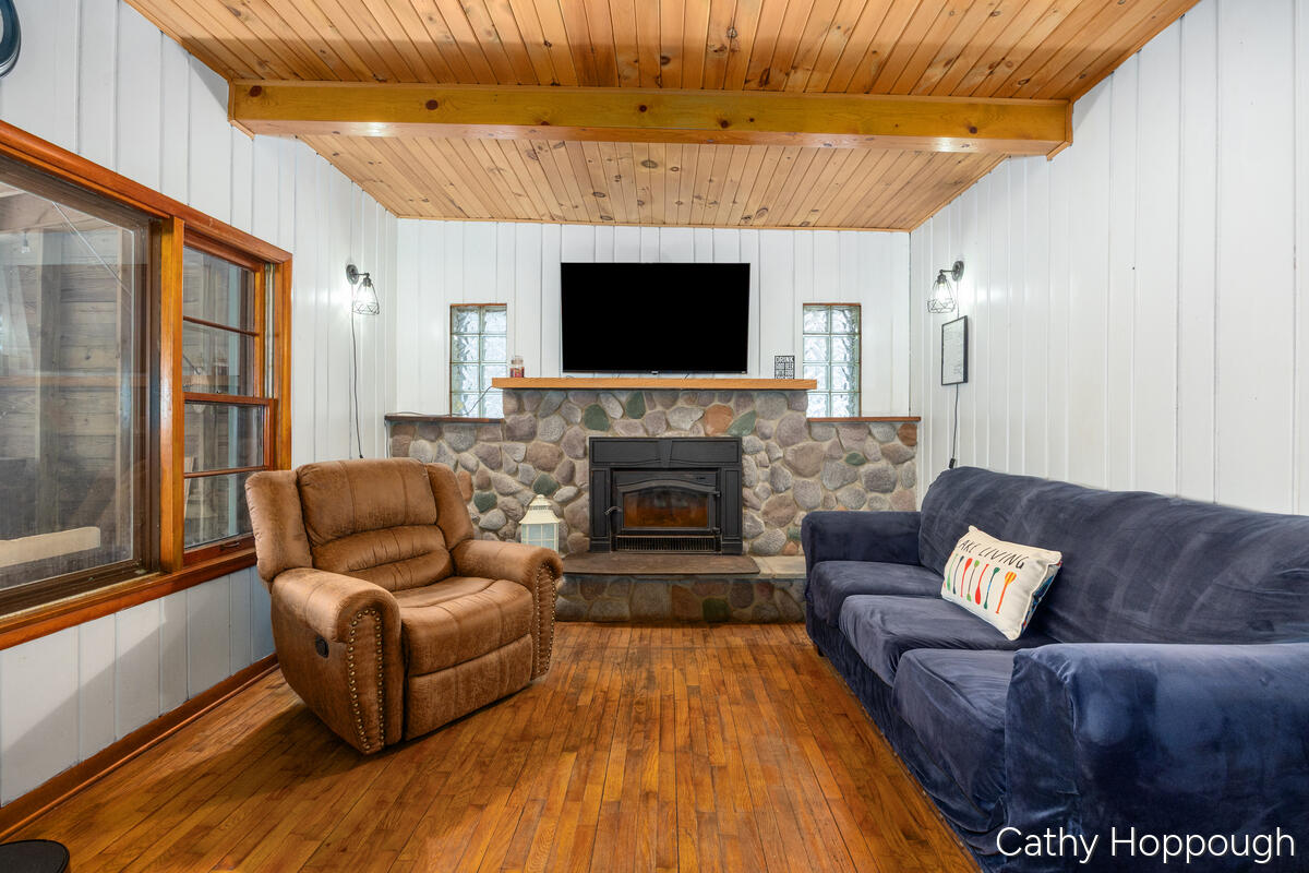 23 Oak Opening Street