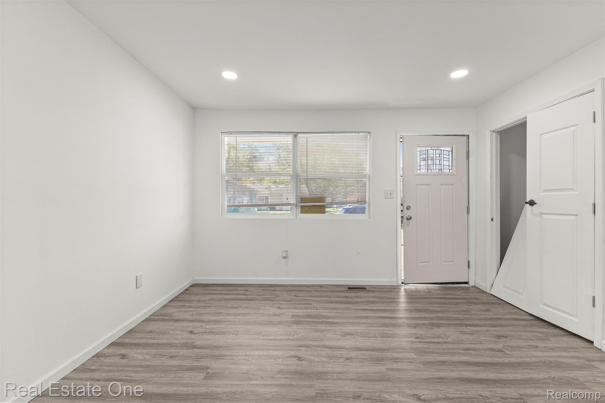 29522 Grandview Street