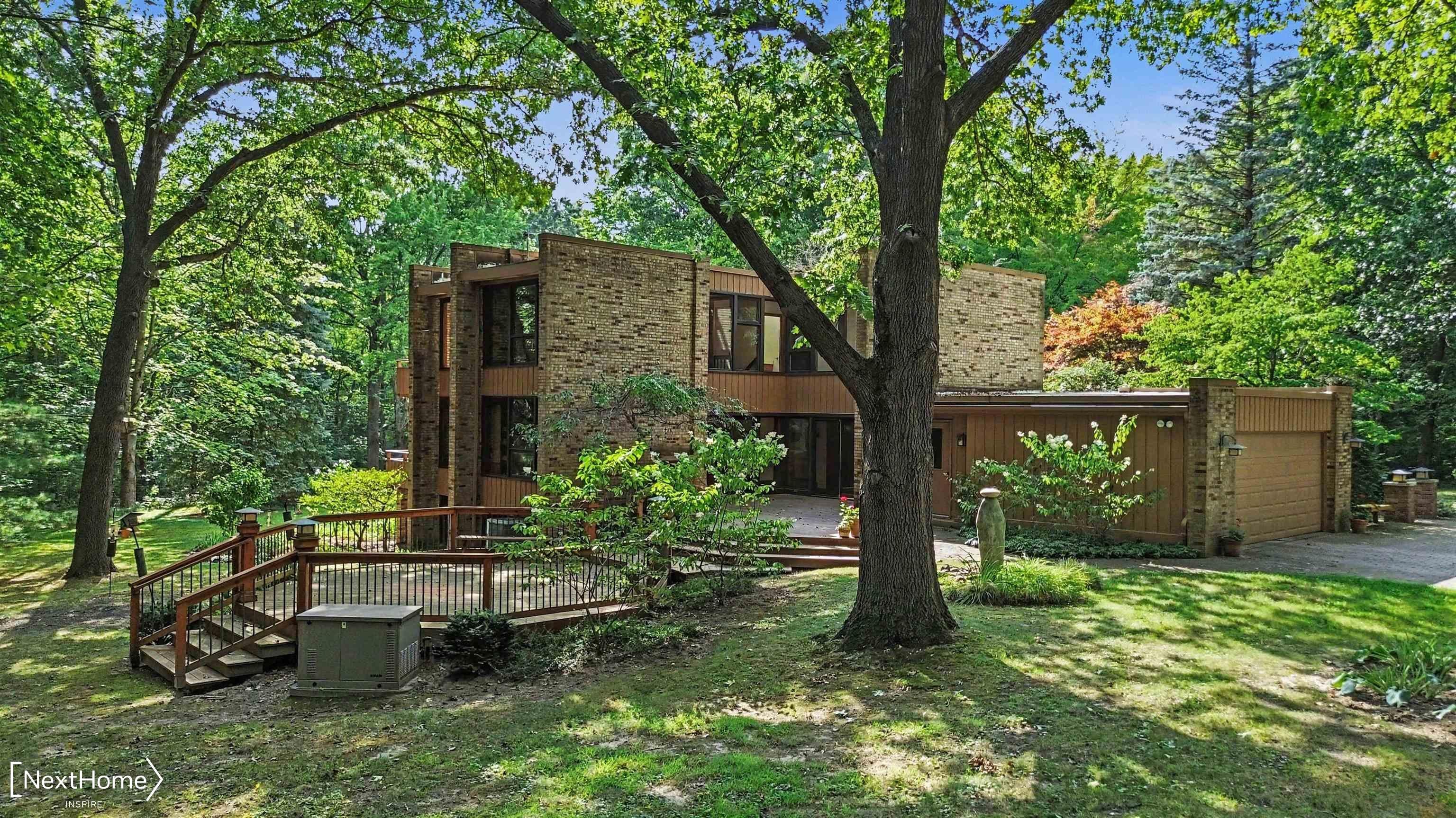 785 S Van Road