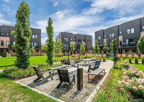 1049 Hampton (Unit 44) Circle Detroit City MI 48207