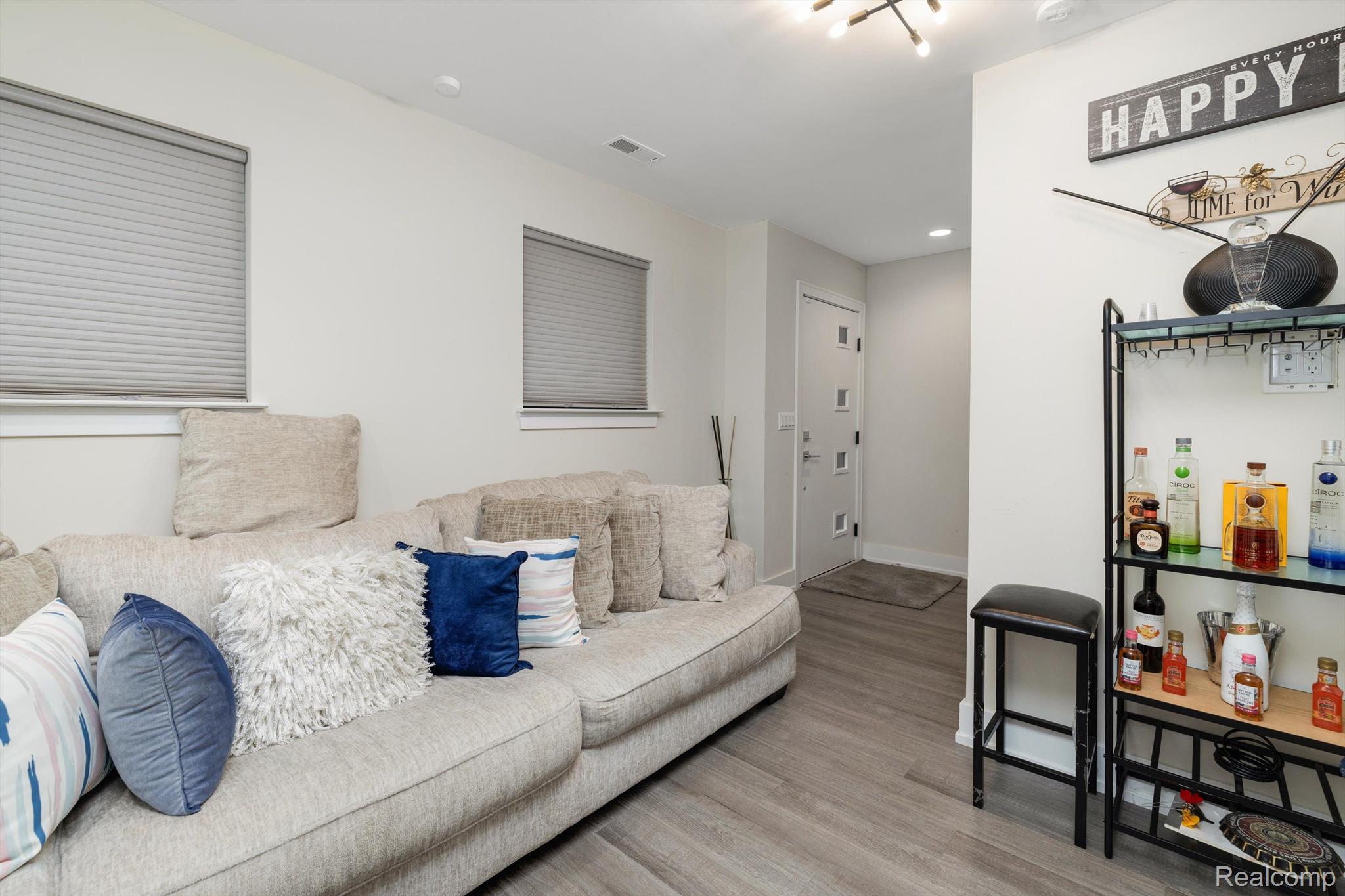 1049 Hampton (Unit 44) Circle