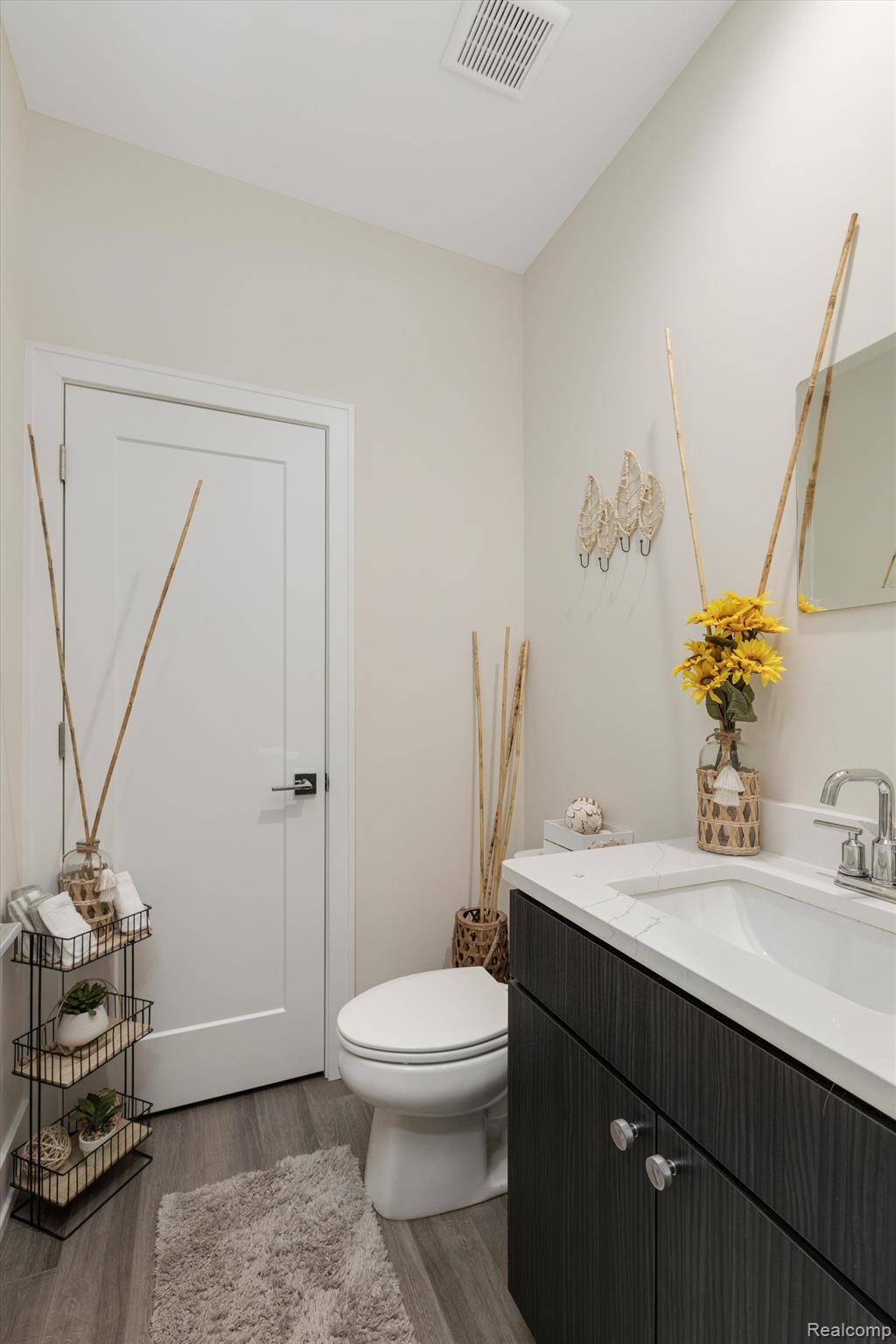 1049 Hampton (Unit 44) Circle