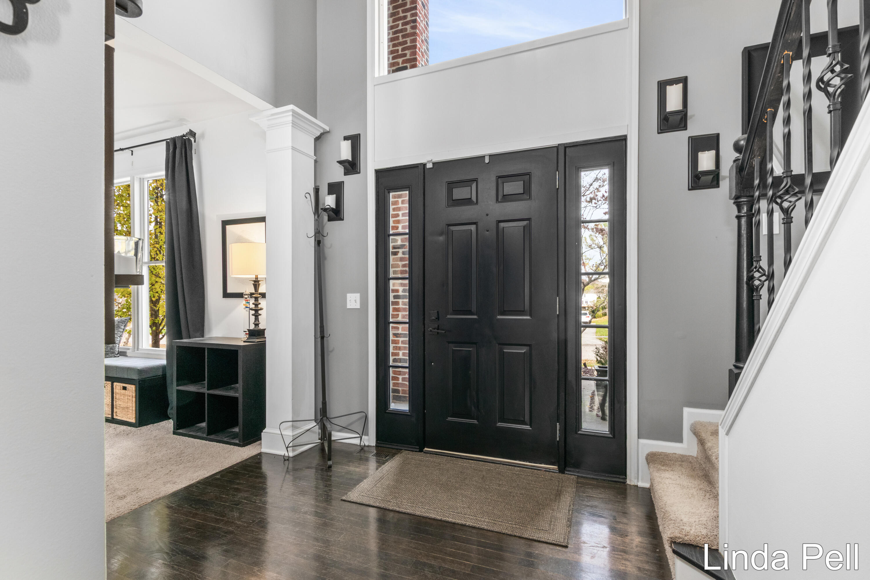 33 Fox Point Court NE