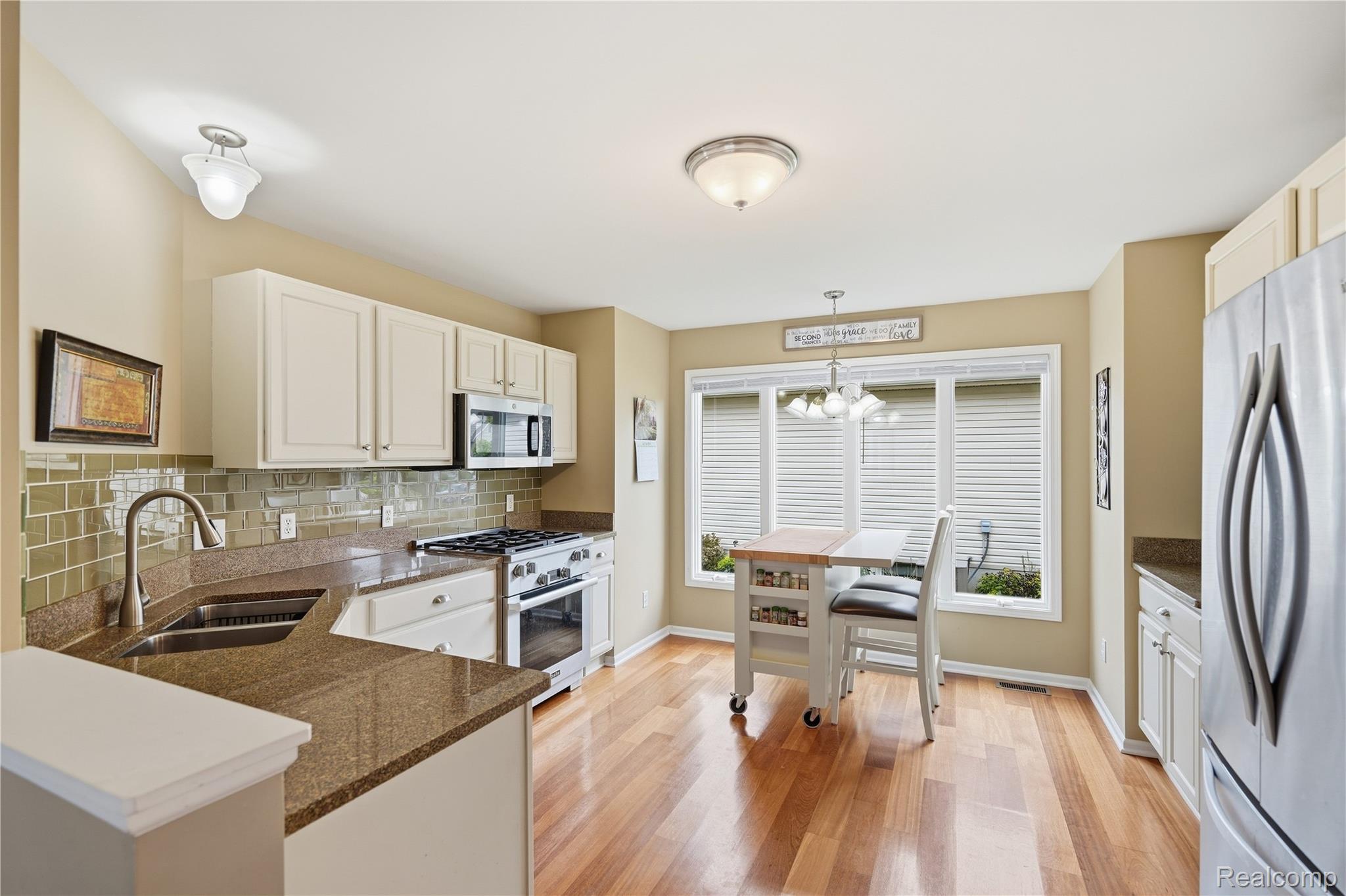621 Creekside Court