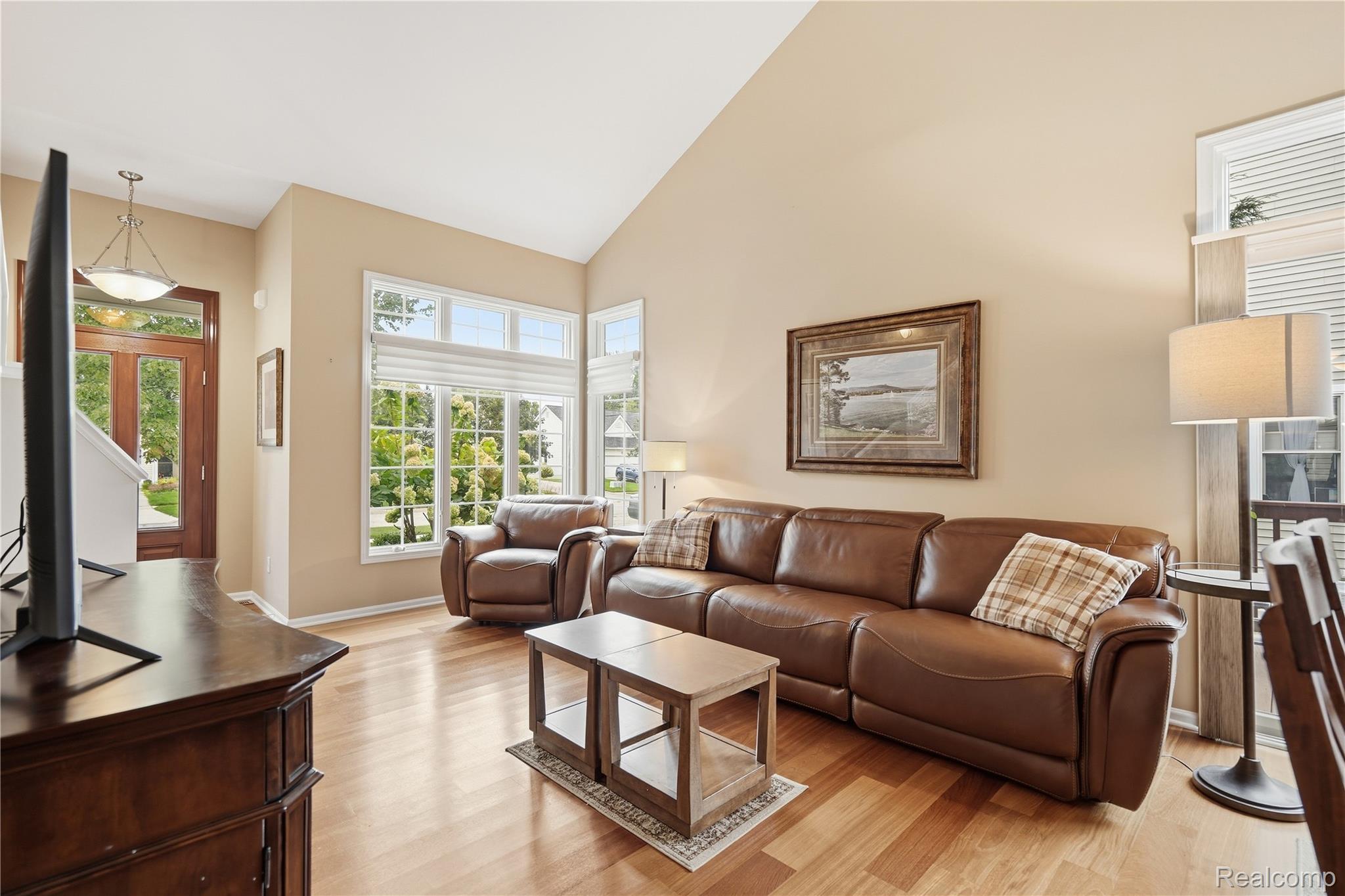 621 Creekside Court