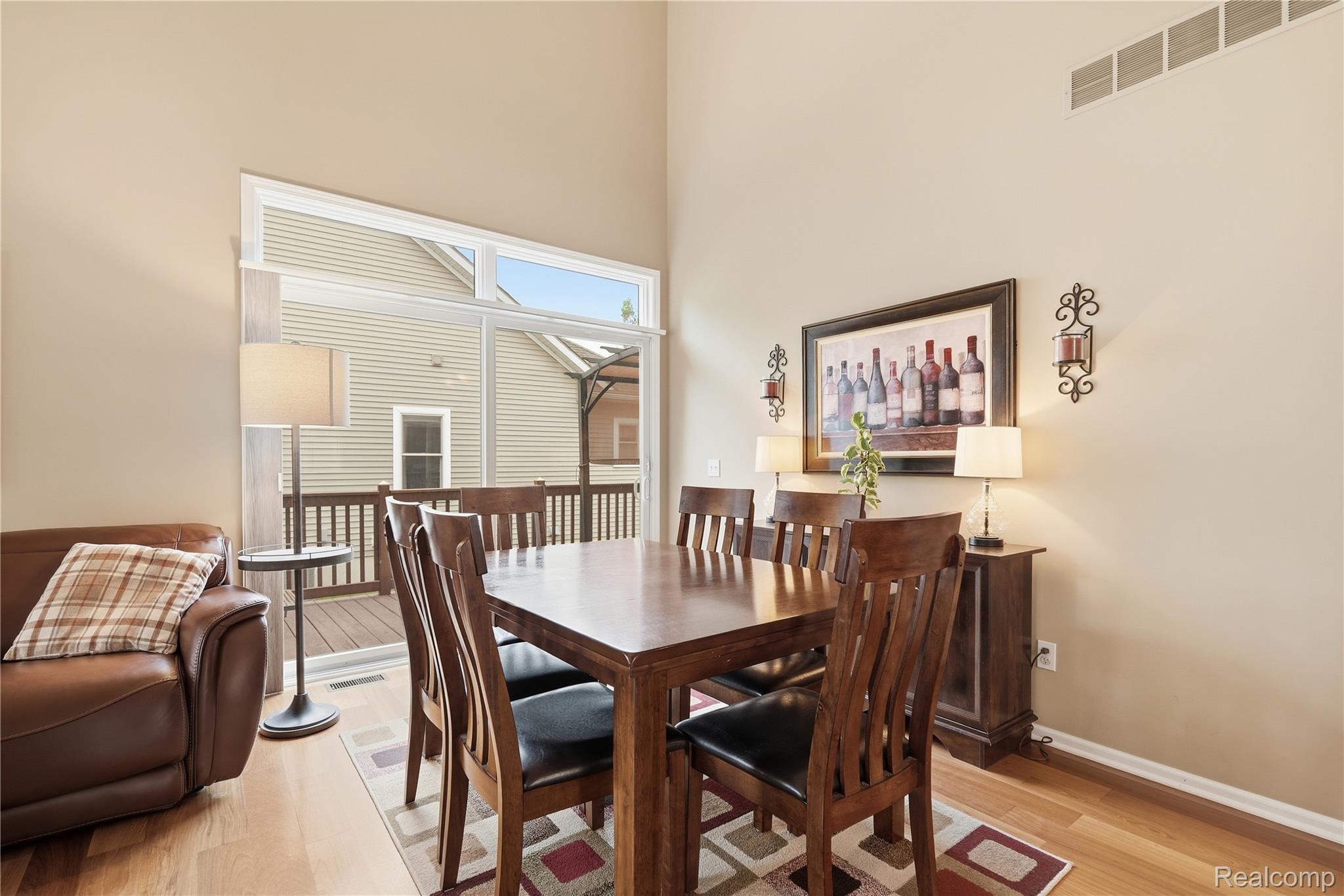 621 Creekside Court