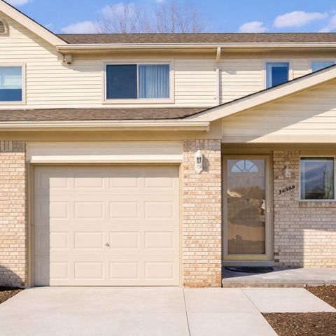 20969 Flora Street Roseville City MI 48066