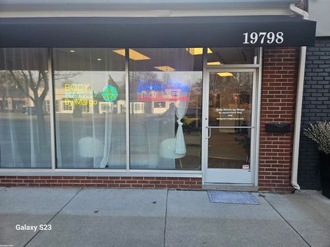 19798 Mack Avenue Grosse Pointe Woods City MI 48236