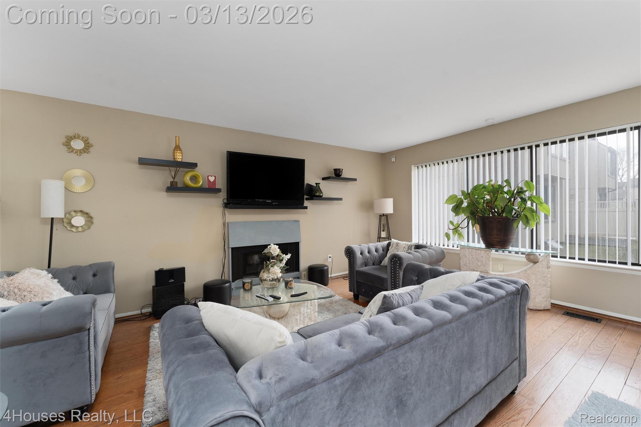 25039 N Woodvale Drive N 25