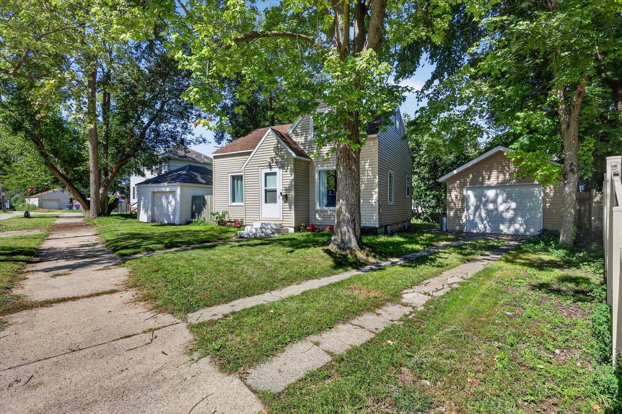 1111 Orville Street SE