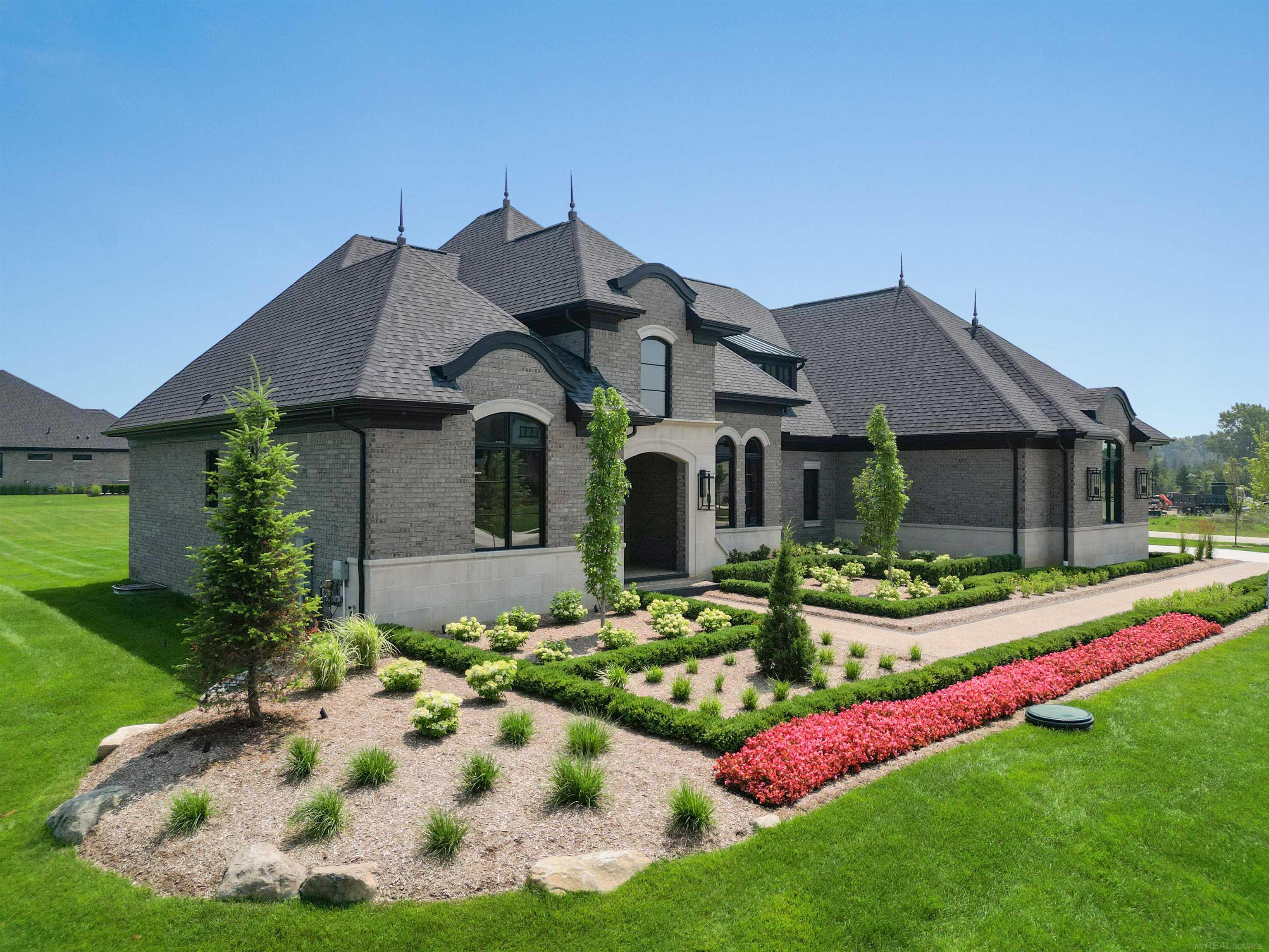 61570 Cotswold Drive