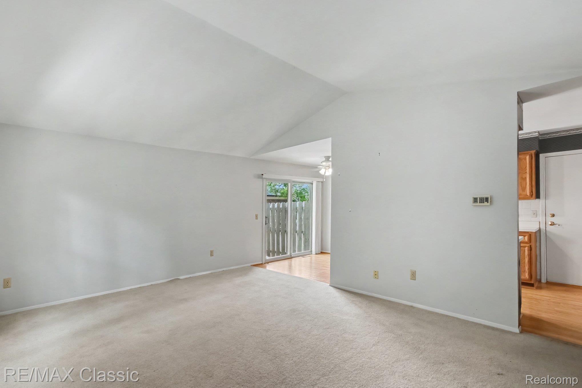1489 Dover Hill N
