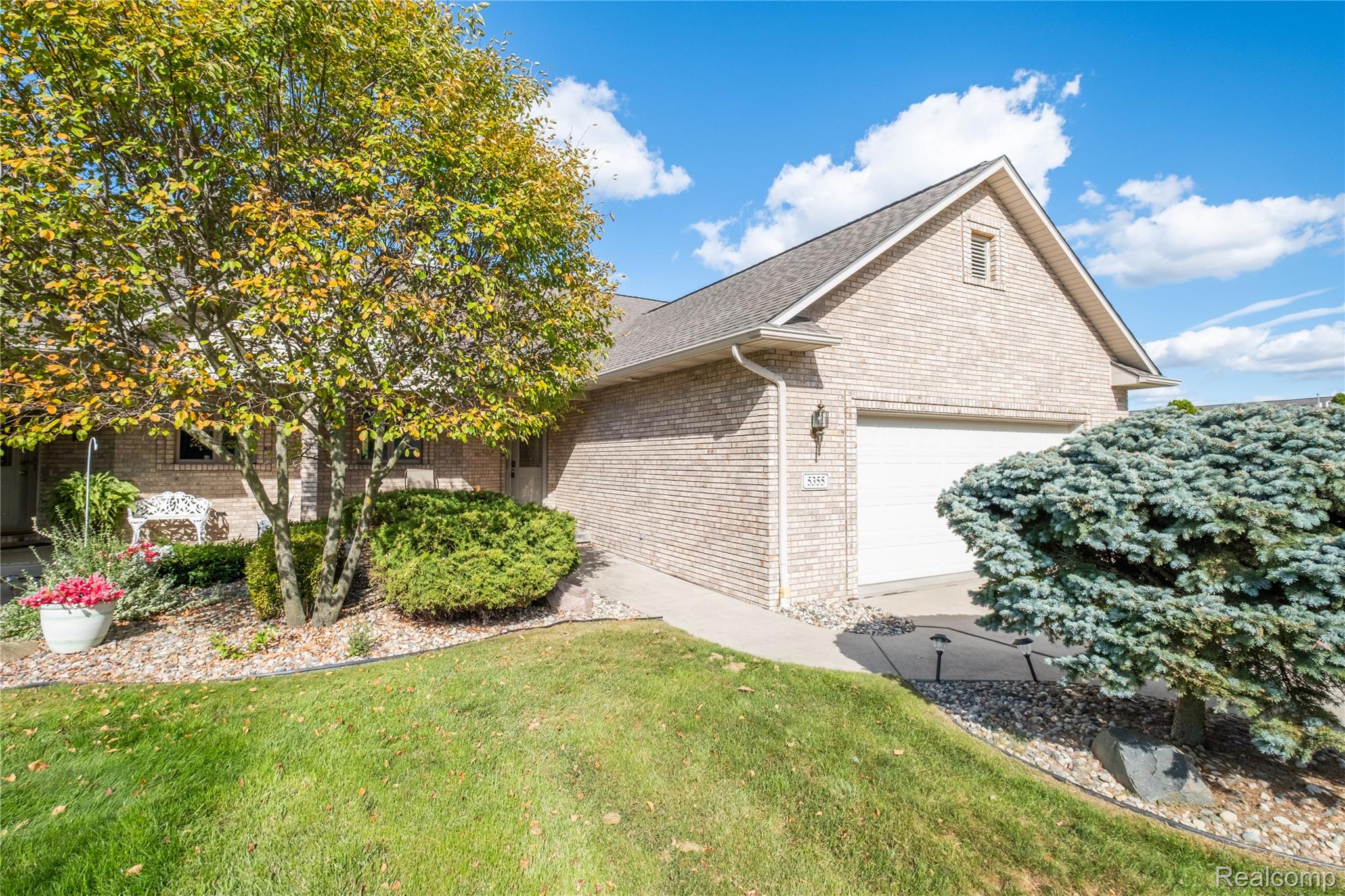 5355 Wyndemere Common Square