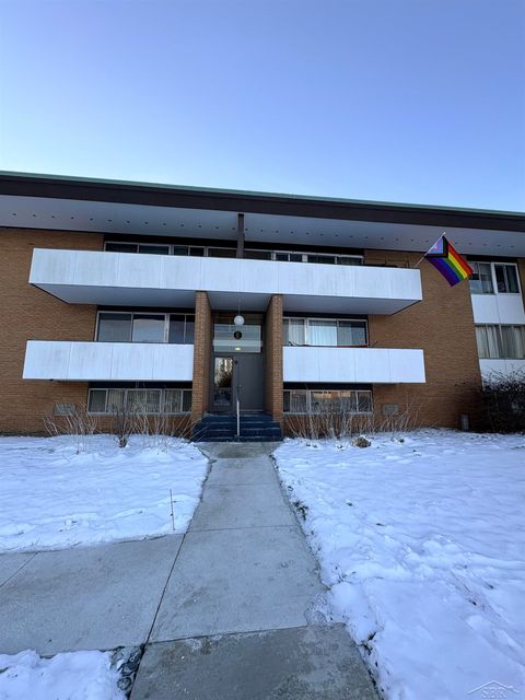 2101 Bayliss #15 Street Midland City MI 48640