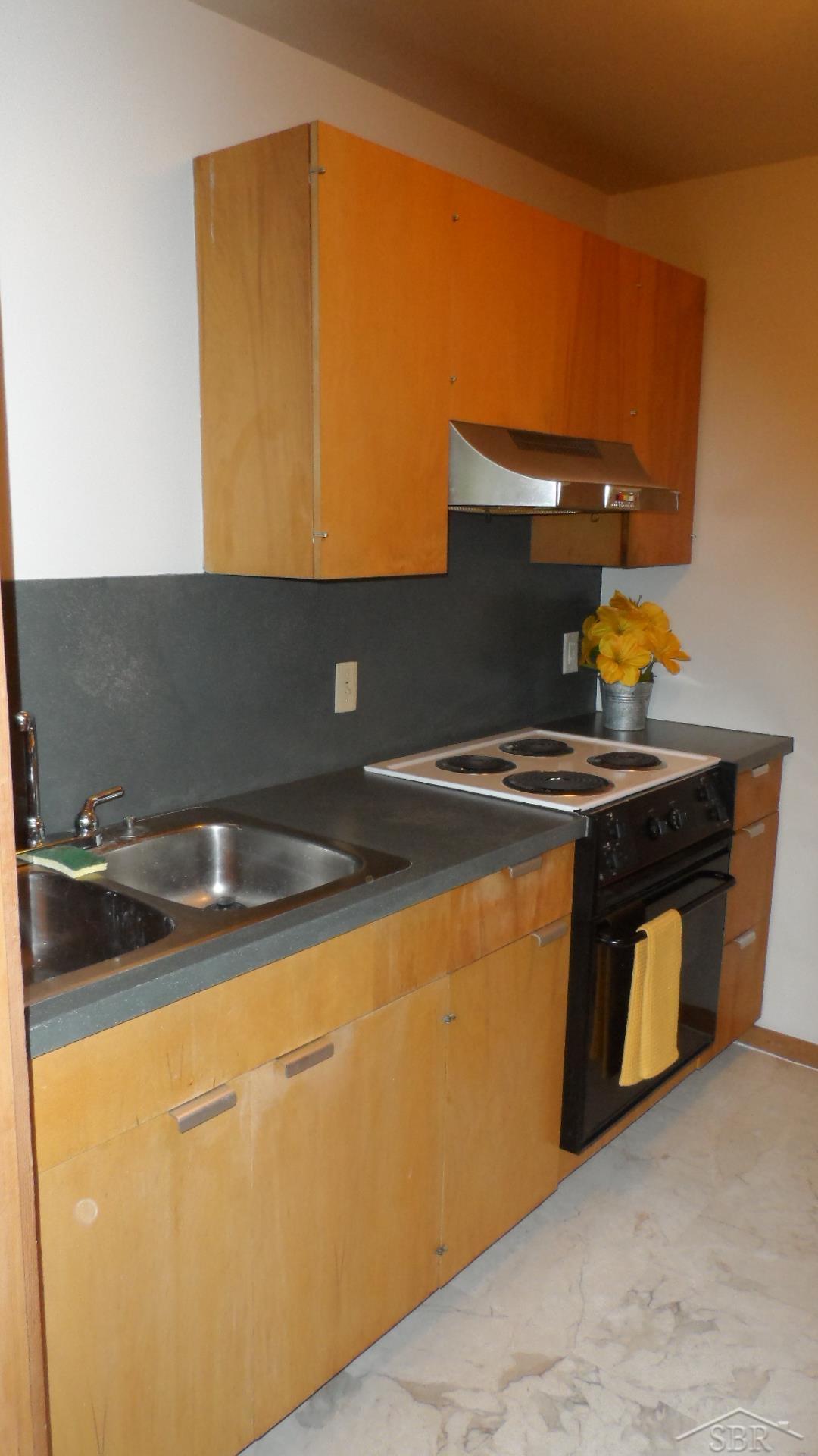 2101 Bayliss #15 Street