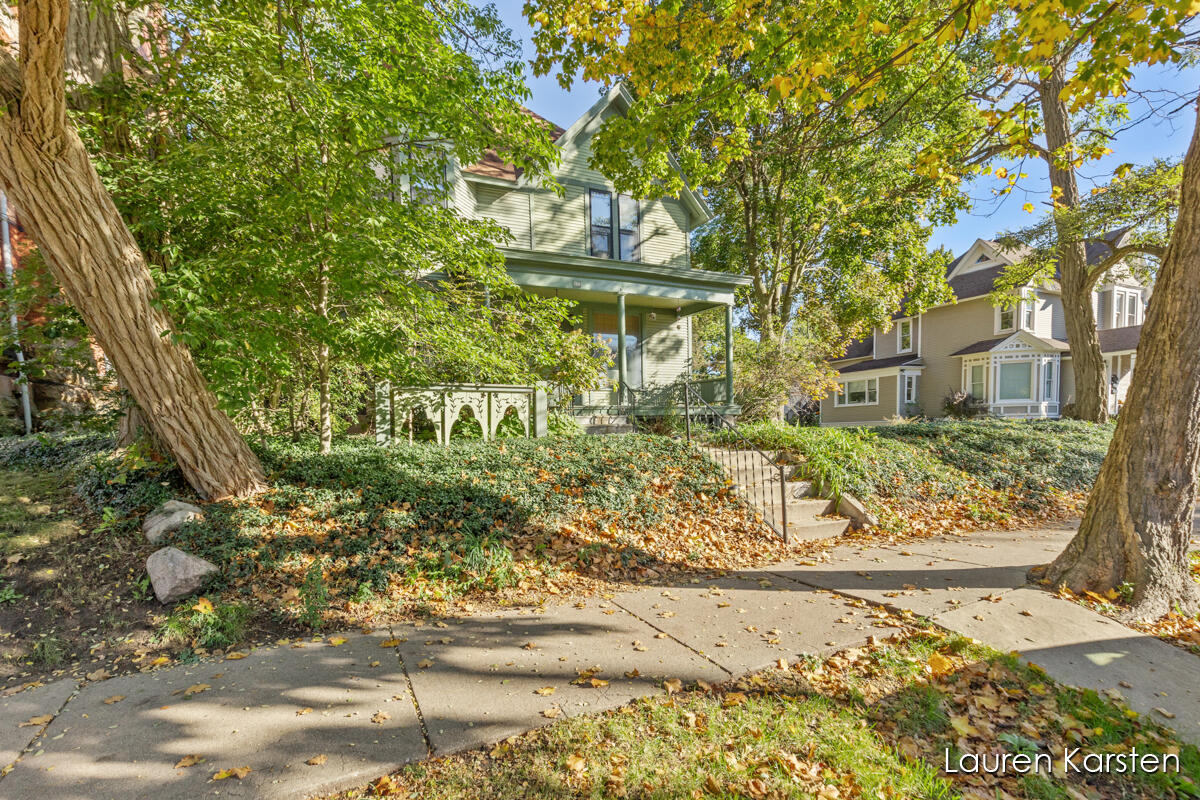 623 Cherry Street SE