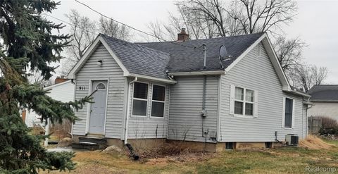 911 W Silver Lake Road Fenton City MI 48430