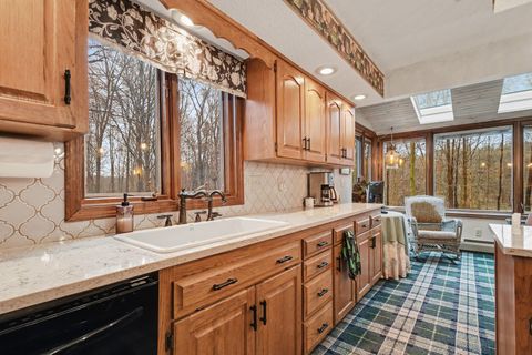 Tiny photo for 2913 Grange Road, Oronoko Charter Township, MI 49103 (MLS # 69026013524)