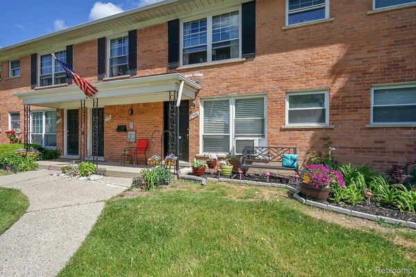 2906 W 13 MILE RD # 3, ROYAL OAK, MI 48073 - Image b5b0ed55d13129ff23cff636d200dc8d/301292695
