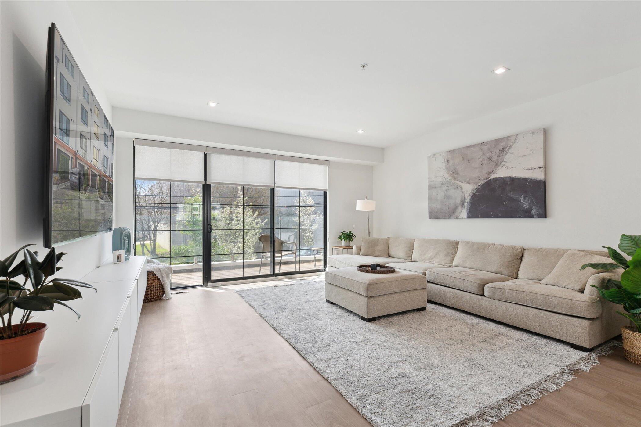 533 E Harrison 3