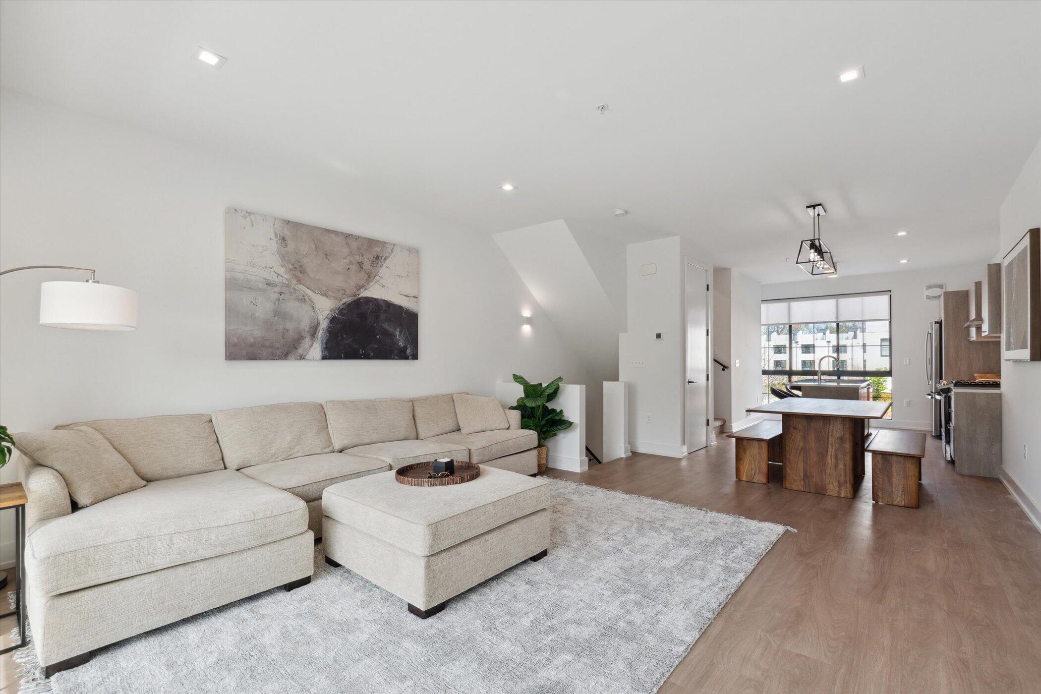 533 E Harrison 3