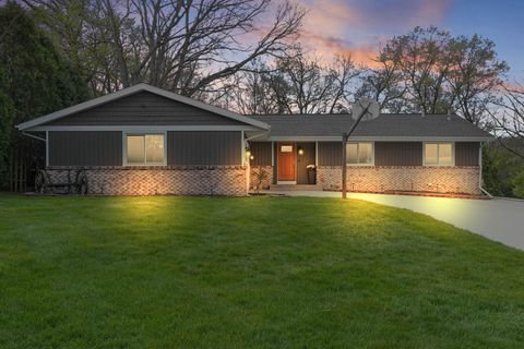 2394 Cedar Crest Drive NE Plainfield Charter Township Kent MI 49525