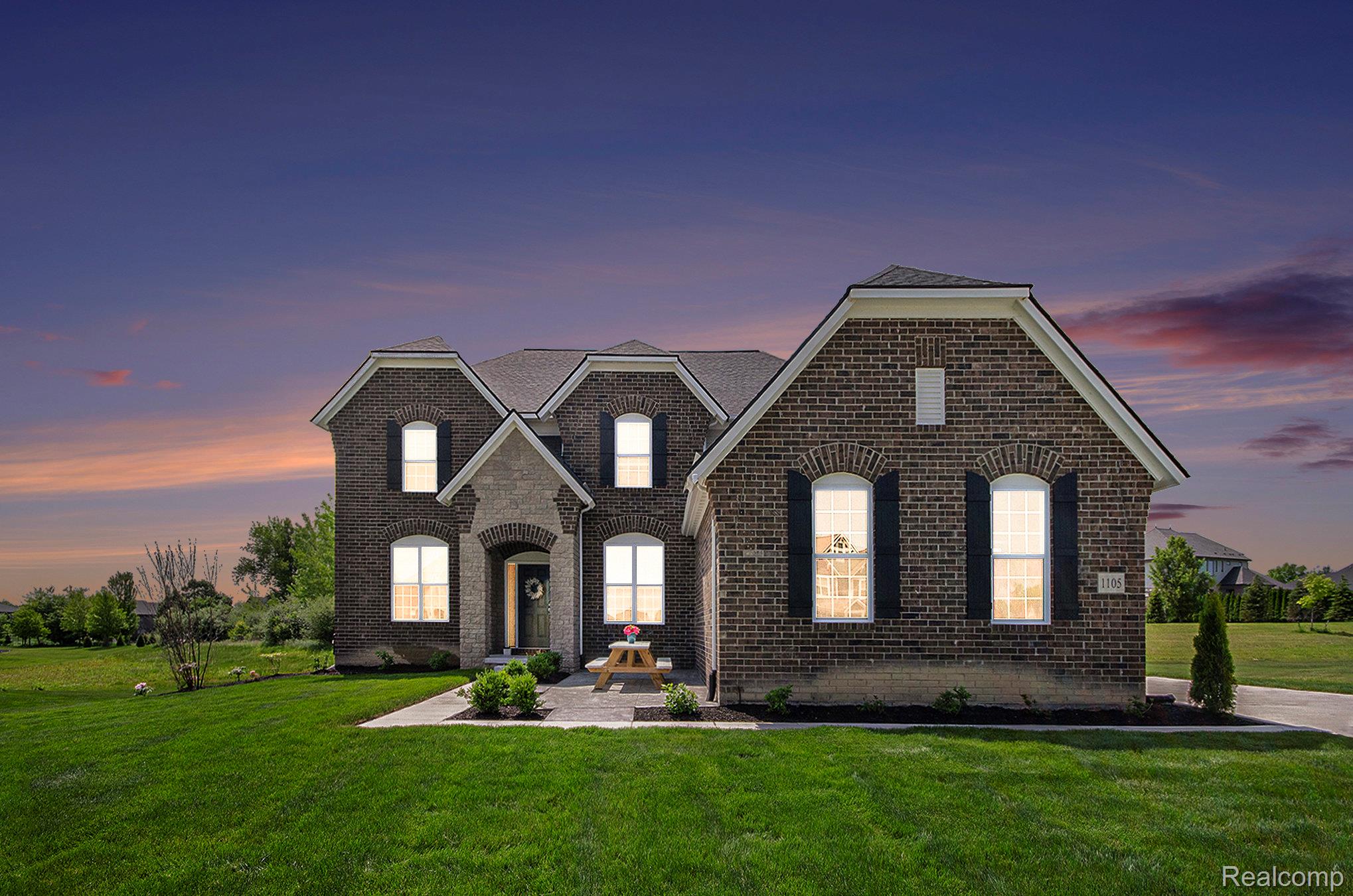 1105 Lindenhill Lane