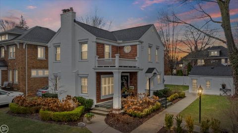 1393 Grayton St Street Grosse Pointe Park City MI 48230