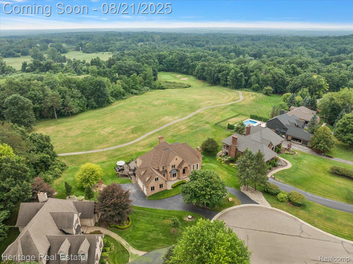 2564 Hemlock Court