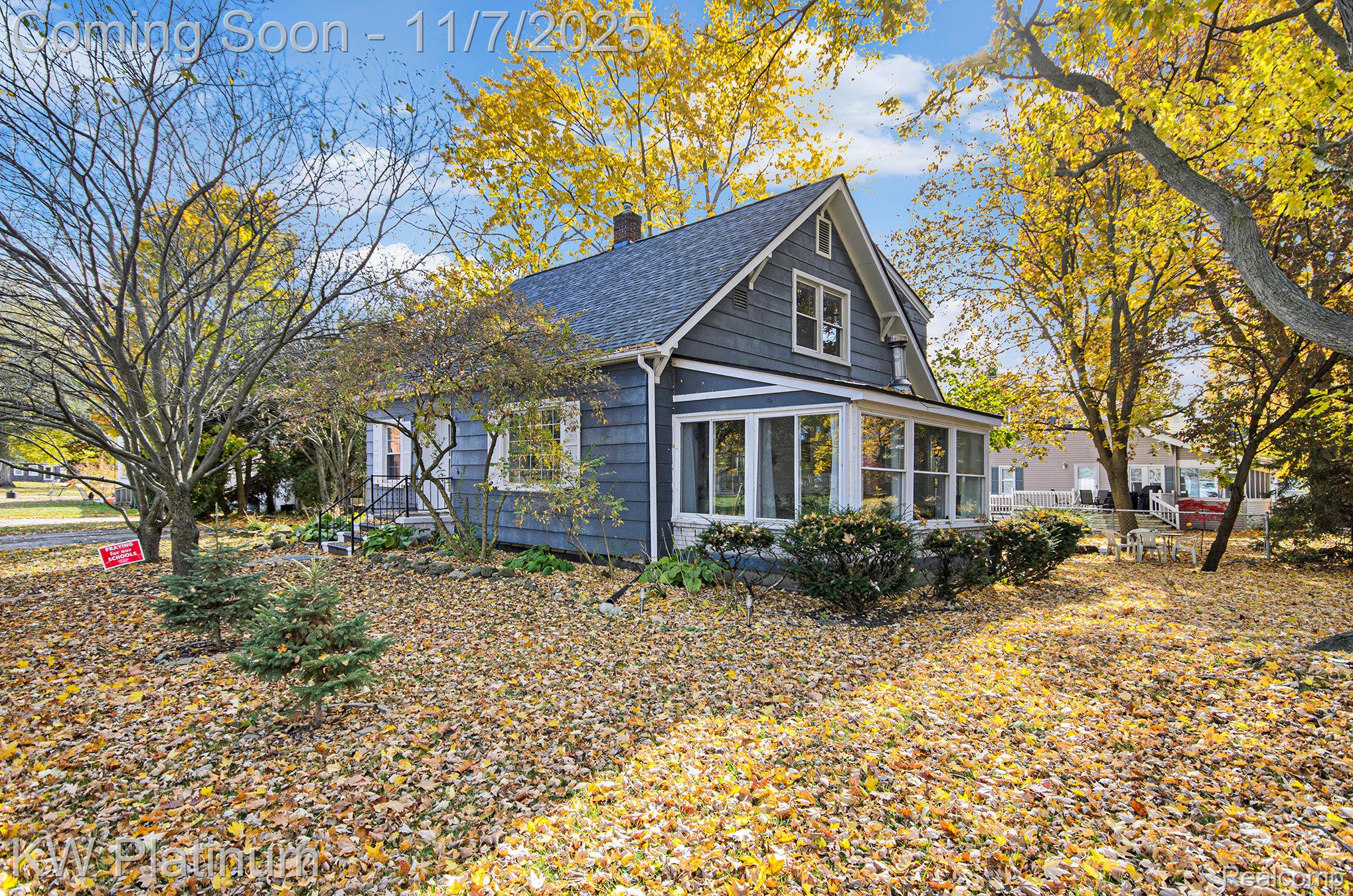 715 Thornapple Street