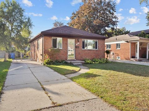 6435 Centralia Street Dearborn Heights City MI 48127