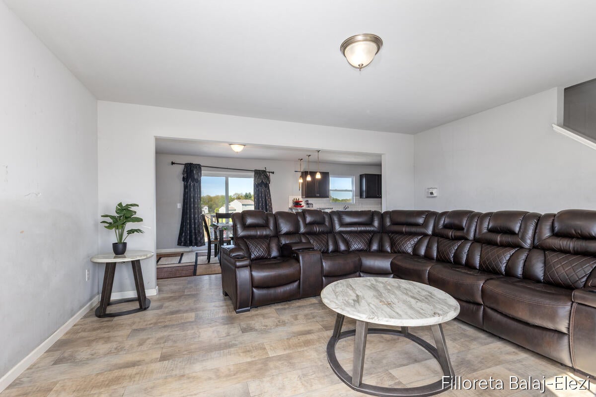 467 Oak View Drive