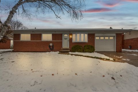 Photo of 35674 Shook Lane, Clinton Charter Township, MI 48035 (MLS # 58050196090)