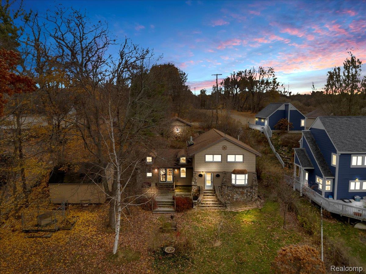 Hadley, Michigan 48462, United States, 4 Bedrooms Bedrooms, ,2 BathroomsBathrooms,Residential,Active,243311