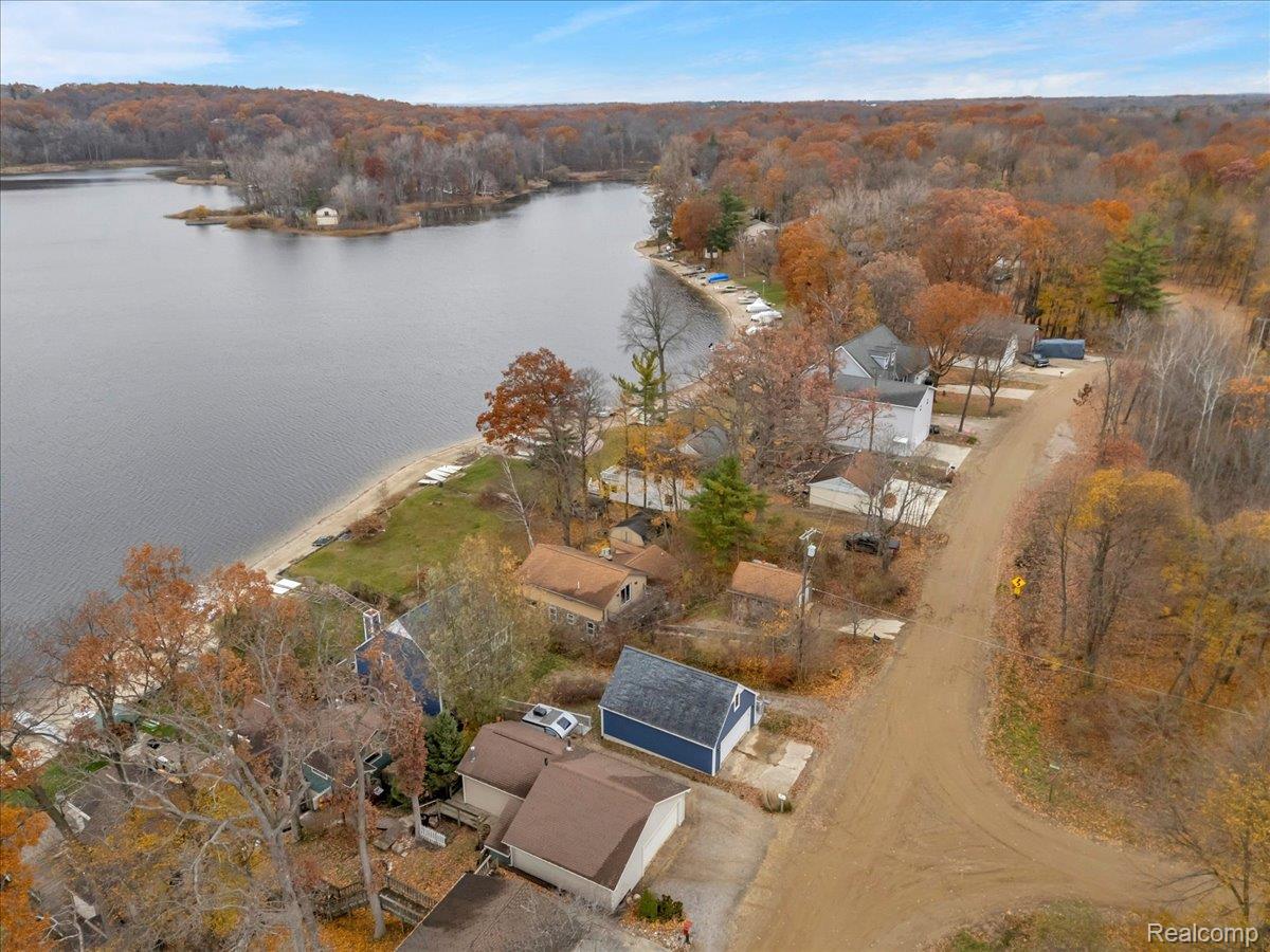 Hadley, Michigan 48462, United States, 4 Bedrooms Bedrooms, ,2 BathroomsBathrooms,Residential,Active,243311