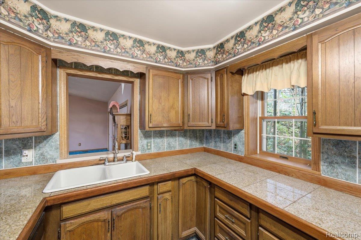 Hadley, Michigan 48462, United States, 4 Bedrooms Bedrooms, ,2 BathroomsBathrooms,Residential,Active,243311