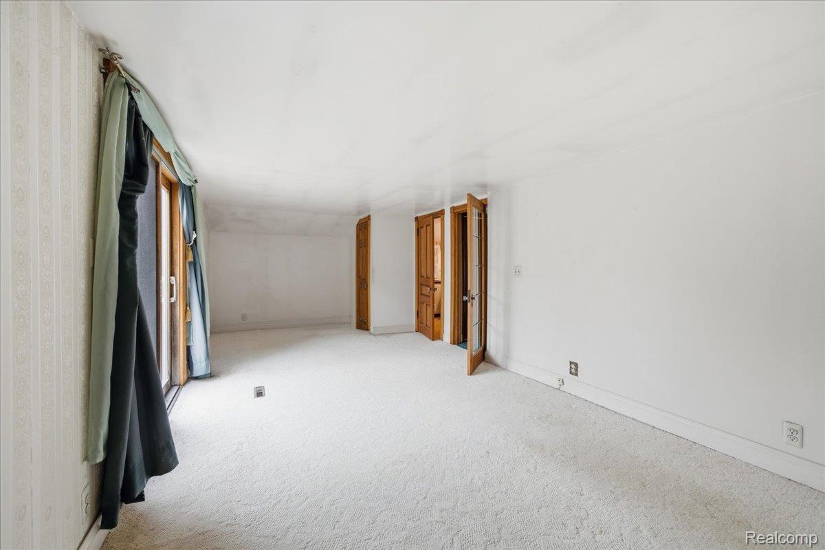 Hadley, Michigan 48462, United States, 4 Bedrooms Bedrooms, ,2 BathroomsBathrooms,Residential,Active,243311