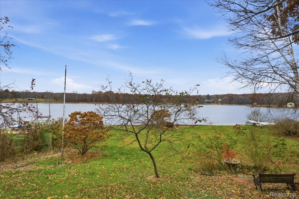 Hadley, Michigan 48462, United States, 4 Bedrooms Bedrooms, ,2 BathroomsBathrooms,Residential,Active,243311