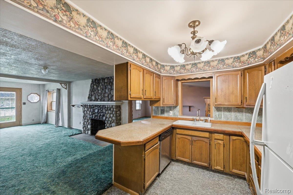 Hadley, Michigan 48462, United States, 4 Bedrooms Bedrooms, ,2 BathroomsBathrooms,Residential,Active,243311