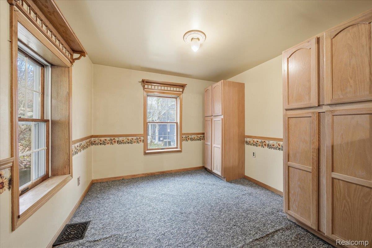 Hadley, Michigan 48462, United States, 4 Bedrooms Bedrooms, ,2 BathroomsBathrooms,Residential,Active,243311