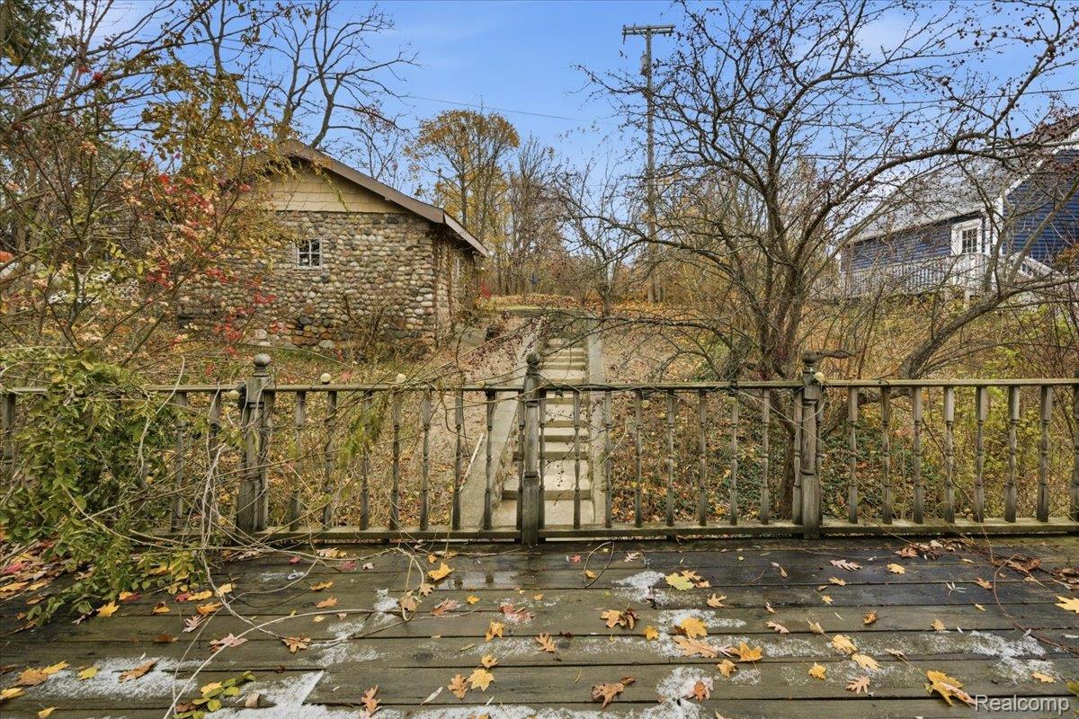 Hadley, Michigan 48462, United States, 4 Bedrooms Bedrooms, ,2 BathroomsBathrooms,Residential,Active,243311