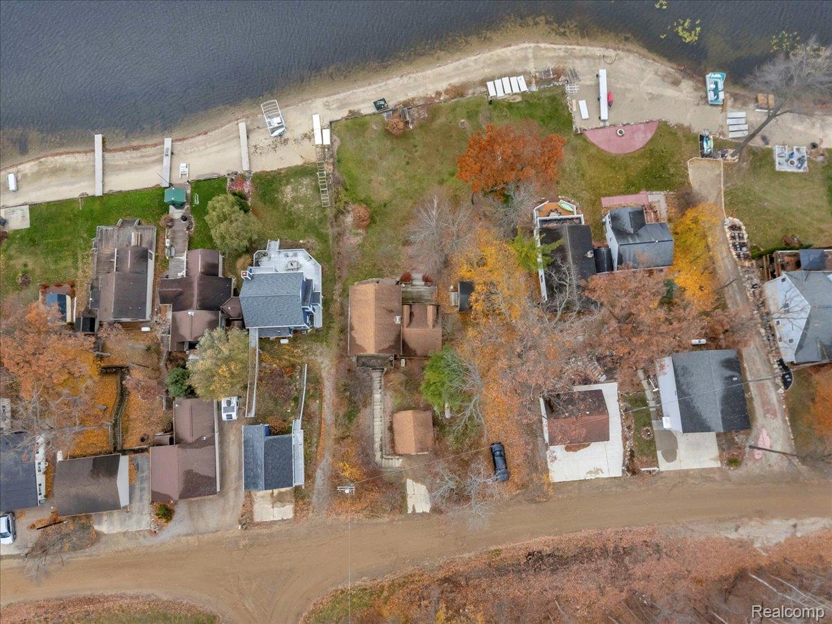 Hadley, Michigan 48462, United States, 4 Bedrooms Bedrooms, ,2 BathroomsBathrooms,Residential,Active,243311