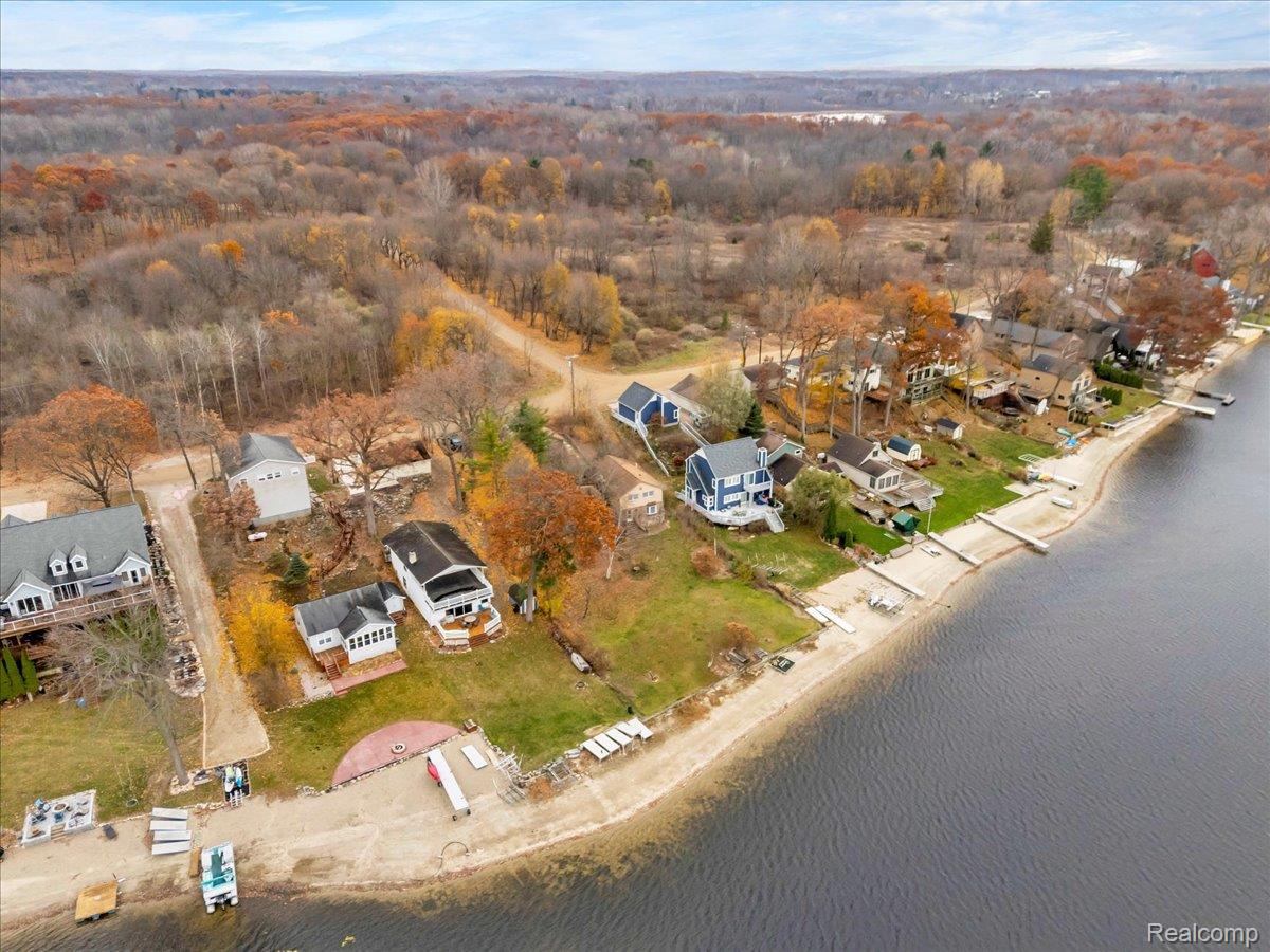 Hadley, Michigan 48462, United States, 4 Bedrooms Bedrooms, ,2 BathroomsBathrooms,Residential,Active,243311